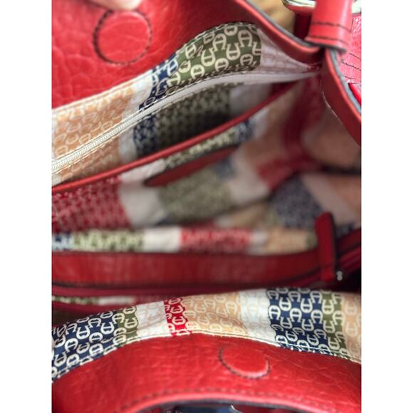 Vintage Etienne Aigner Red Pebbled Leather Shoulder Bag - Picture 8 of 9